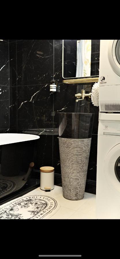 Rose Blossom Apartment In Paris Vanves Bagian luar foto